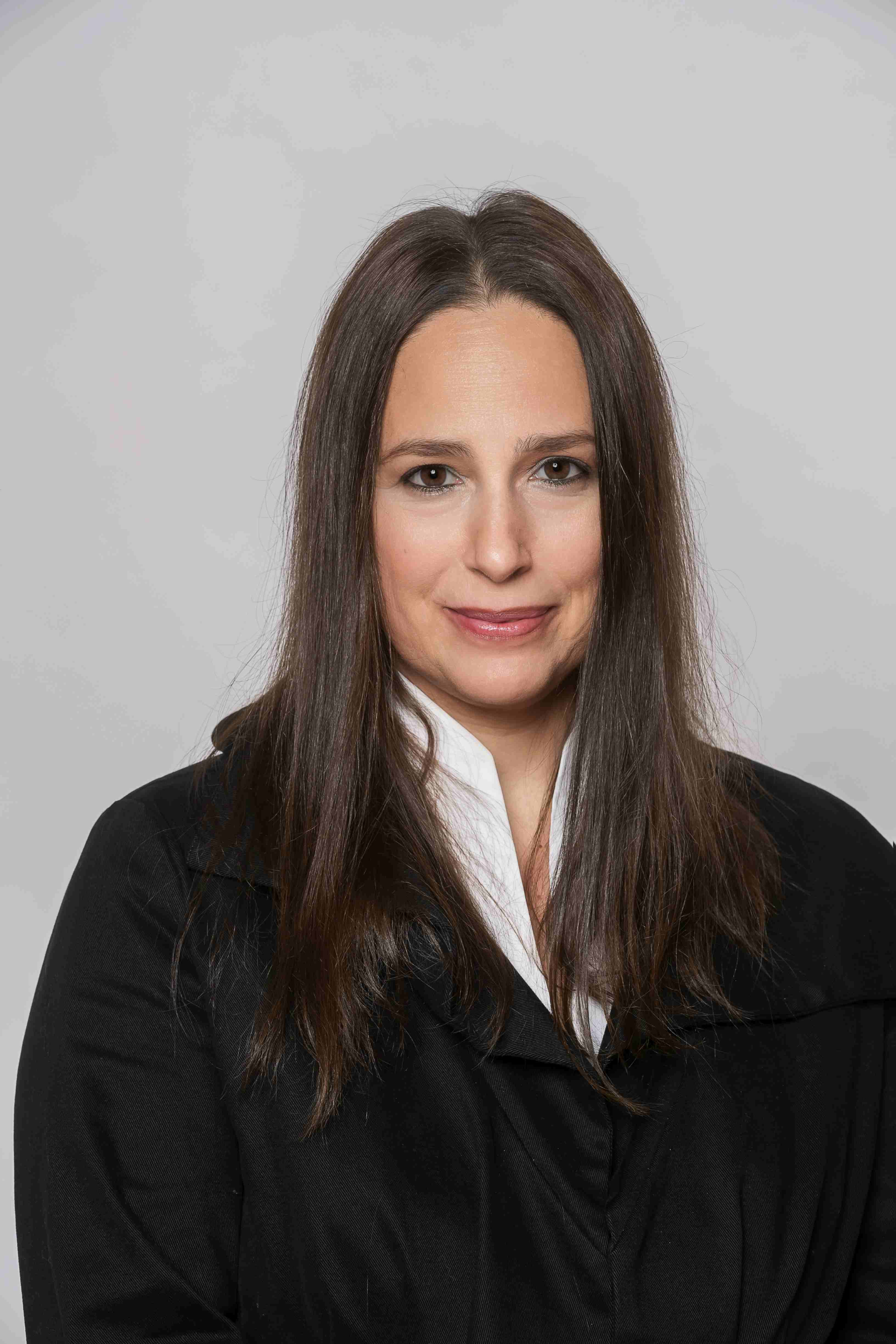 Dr. Habil. Köves Alexandra